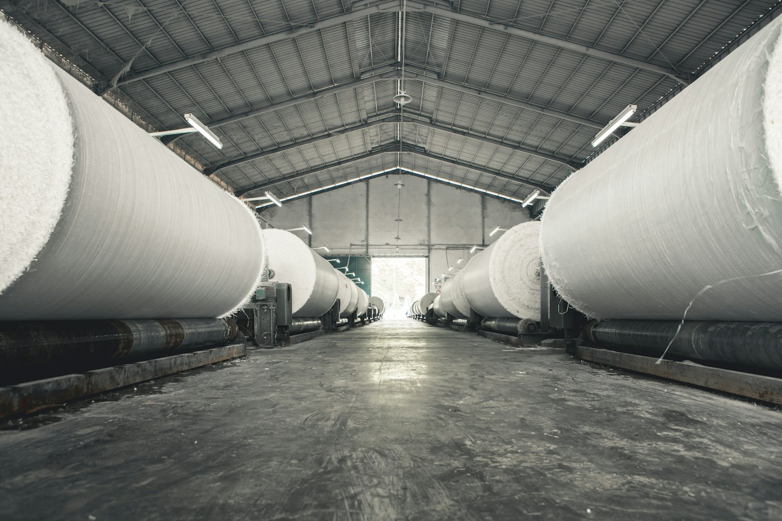 Large industrial rolls in a production hall